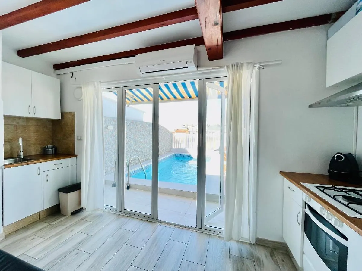 Port Royal B2 3-2 - Apartamento Con Piscina Privada - Vistas - Wifi - Cerca Playa Apartment Empuriabrava 0*,  Spain
